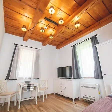 Vitorlas Vendeghaz דירה