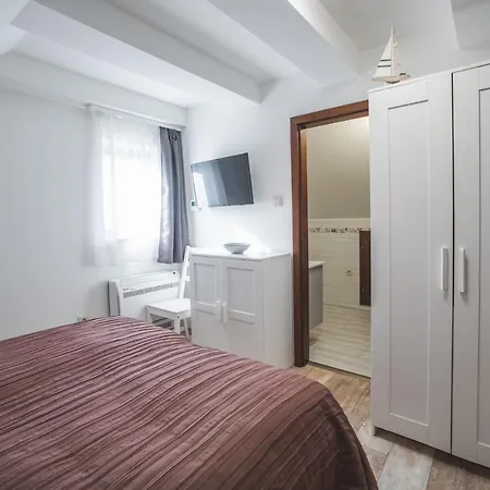 Vitorlas Vendeghaz רבפולופ