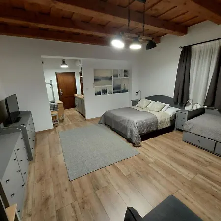 Vitorlas Vendeghaz * Ревфюлёп