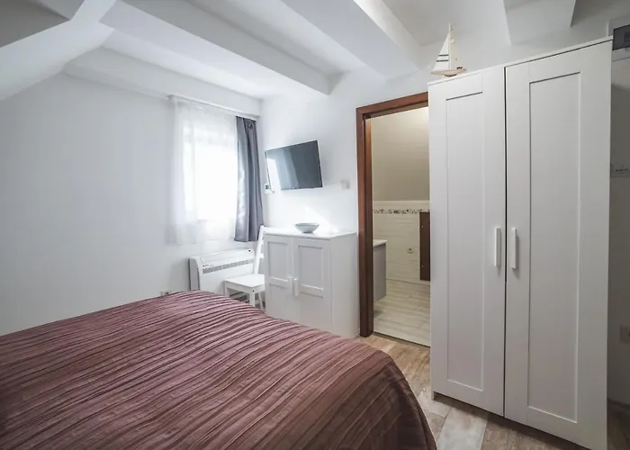 Vitorlas Vendeghaz Révfülöp