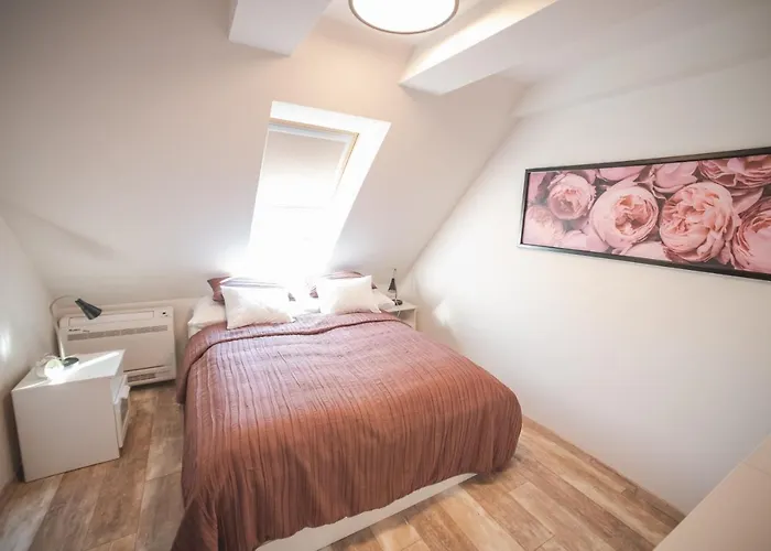 Vitorlas Vendeghaz * Révfülöp