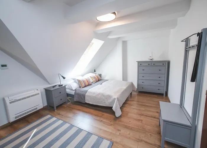 Vitorlas Vendeghaz Révfülöp