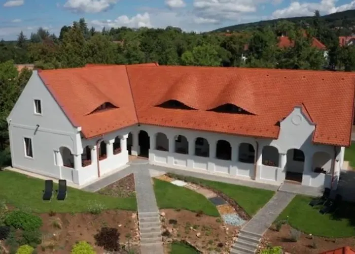 Vitorlas Vendeghaz Révfülöp